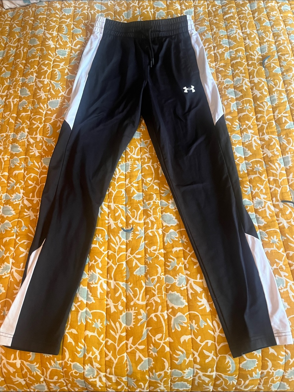 Men’s Under Armour Black and White Athletic Track Pants